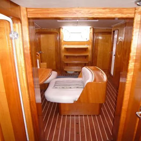 Bateau-hôtel Mar Y Tierra Cisco 2