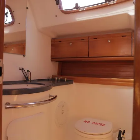 Mar Y Tierra Cisco 2 Úszó hotel *